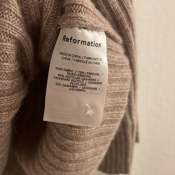 REFORMATION Fantino Cardigan in Oatmeal - Picture 4 of 4